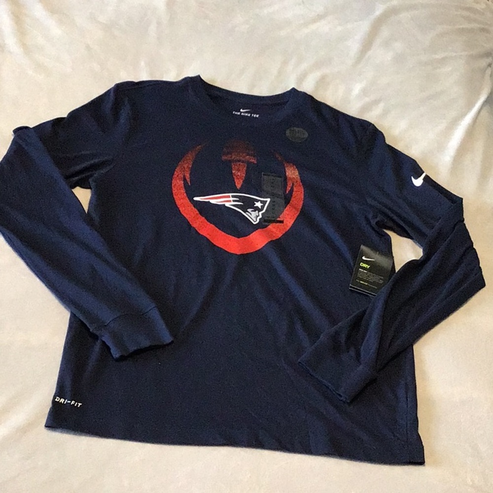 New England Patriots Nike Dri Fit Long Sleeve - Size Medium - NWTS